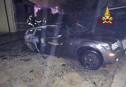 Incendio di un'auto a Possagno: intervento dei Vigili del Fuoco