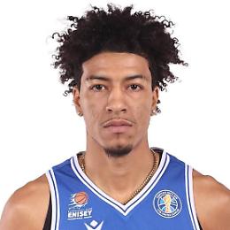 Victor Sanders, ubriaco e contromano sulla A27: il processo slitta, l'ex Reyer sparito