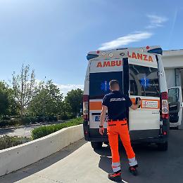 Auto si schianta contro un platano sulla SR 88