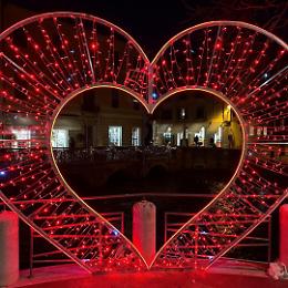 Treviso Ama: San Valentino tra cuori luminosi e iniziative sostenibili



