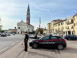 Dolo, ruba in azienda: arrestato un 18enne