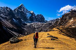 Trekking in Italia: i sentieri più instagrammabili e l'attrezzatura essenziale per un'escursione perfetta
