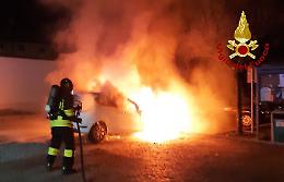 Incendio di un'auto alimentata a GPL a Ponte nelle Alpi