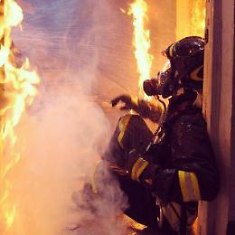 Cannaregio: incendio distrugge una barca e ne danneggia un'altra 

