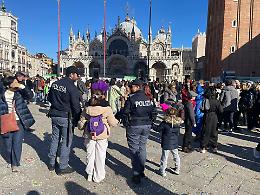 Stretta della Polizia sui borseggi a Venezia