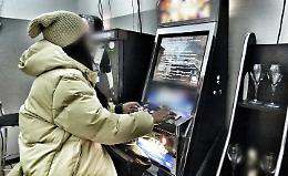 Minorenne sorpreso a giocare alle slot: bar chiuso dalla Polizia Locale di Padova