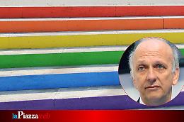 La scala della discordia: studente punito con una nota per essersi arrampicato su una scala arcobaleno