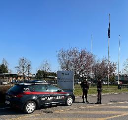 Ubriaco semina il caos in ospedale: fermato con il taser