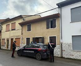Tombolo, uomo minaccia di lanciarsi dal tetto: salvato dai Carabinieri