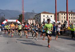 La maratonina della vittoria: gli africani dominano il podio nella decima edizione

