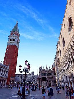 Venezia, arresto per tentato borseggio: otto sospetti segnalati 