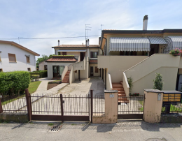 La caccia di casa e viene accoltellato. L'omicida: "Mi ero sentita minacciata e aggredita"