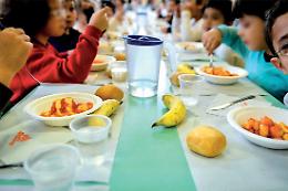 Padova, lama nel pane della mensa scolastica: tragedia sfiorata per una bambina 
