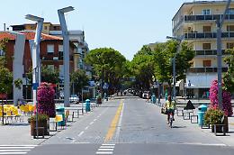 Jesolo prepara la zona rossa per Pasqua: rafforzamento dei controlli per la sicurezza