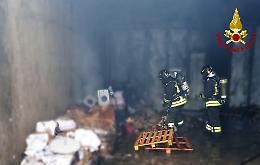 Incendio a Caerano San Marco: principio di incendio in un'azienda di calzature sportive trevigiana