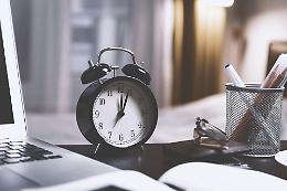 Domenica 30 marzo torna l'ora legale, gli orologi si spostano in avanti