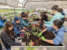 Studenti della scuola media Casalini esplorano il mondo vegetale e animale all'Istituto ITA Munerati