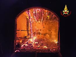 Villorba, Villa Angelica in fiamme : intervento dei vigili del fuoco 

