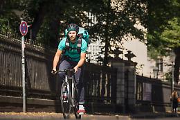 Padova, rider aggredito durante una consegna: arrestati tre minorenni