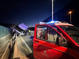 Treviso, autoarticolato fuori strada sulla Pedemontana Veneta: miracolato il conducente 