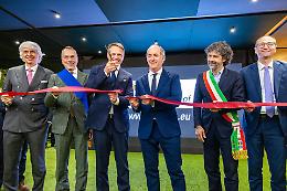 Vinitaly 2025: Verona si conferma capitale del vino tra tensioni geopolitiche e sfide internazionali
