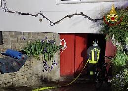Padova, incendio in una abitazione: due persone lievemente intossicate

