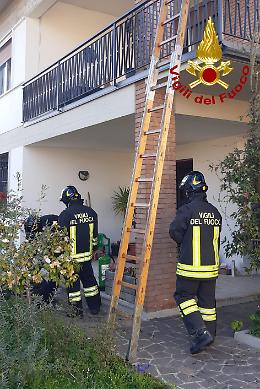 Paura a Caldogno: fumo dalla stufa invade la casa, due persone salvate dai Vigili del Fuoco