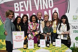 Vinitaly 2025: con le donne la vendemmia diventa una sfida eco-friendly 