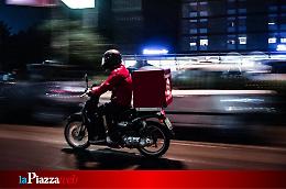 Controllo stradale surreale a Padova: il porta-pizze è senza patente, arriva il sostituto ma non ha l'assicurazione