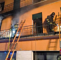 Verona, appartamento in fiamme: nonna, figlia e nipote in ospedale 