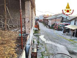 Incendio devasta casa colonica a San Zenone degli Ezzelini: il pronto intervento dei vigili del fuoco evita il peggio

