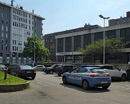 Padova, scoperti lavoratori clandestini e alimenti a rischio intossicazione in un negozio etnico di piazza De Gasperi

