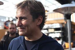 Alex Zanardi, il coraggio in corsa: al Caffè Pedrocchi una mostra fotografica celebra il campione