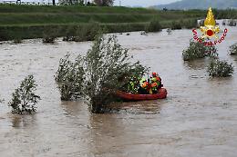Tragedia nel Vicentino: escono di casa per aiutare la Protezione Civile, travolti da un alluvione fatale