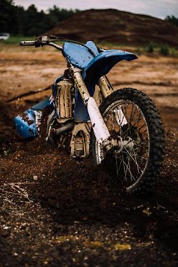 Incidente a Quinto di Treviso: giovane in gravi condizioni dopo una caduta durante motocross