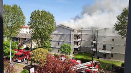 Incendio disastroso a Quarto d'Altino, in fiamme un condominio