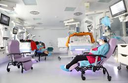 L'associazione Mivao dona tredici poltrone per l'allattamento e marsupio terapia all'ospedale di Camposampiero