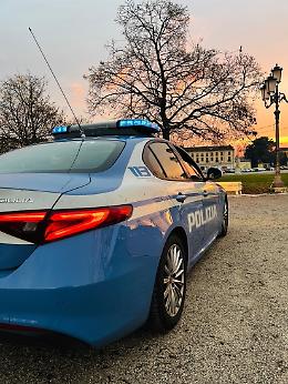 Irruzione nel parcheggio di una scuola media all’Arcella di un gruppo di giovani nordafricani, un’insegnante spinta per aver tentato di allontanarli