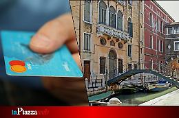 Venezia, borseggiatori e tabaccaio in affari: arrestati i due titolari del negozio