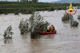 Valdagno, recupero dell’auto di padre e figlio vittime del crollo del ponte sull’Agno