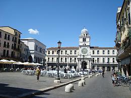 Plateatici a Padova, il TAR segna la svolta: più autonomia ai Comuni e dialogo aperto con la Soprintendenza