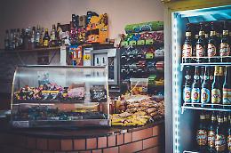Scoperto minimarket abusivo a Treviso: scatta la chiusura e multa da oltre 5.000 euro