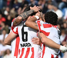 Il Vicenza colpisce a Crotone: 2-1 esterno e semifinale più vicina
