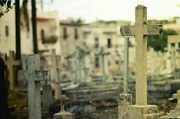 Abano Terme: rabbia e shock per atti di vandalismo al cimitero