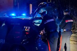 Minaccia la madre e aggredisce i carabinieri: in manette un 39enne