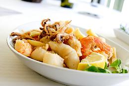 Il fritto di mare alla chioggiotta: tradizione croccante tra le calli della laguna