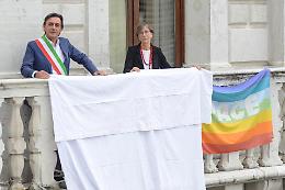 Un sudario bianco per Gaza a Padova, Giordani:  «Serve una posizione chiara contro il massacro»