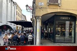 Boccale negato, bar devastato: inseguimento e arresto a Padova