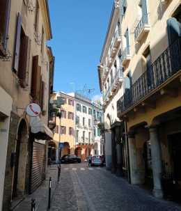 Via del Santo, cuore di Padova: dialogo aperto tra commercianti e Confesercenti per un futuro condiviso
