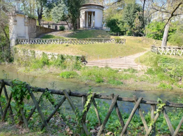 Yoga e note d’estate per la solidarietà: al Giardino Treves